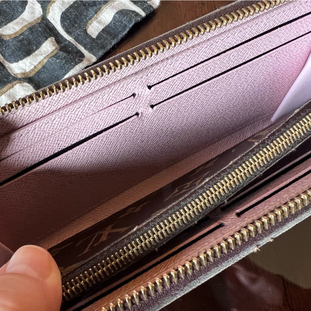 Authentic Louis Vuitton Rose Ballerine Pink and Brown Zipper Clemence zip Wallet - Picture 11 of 14